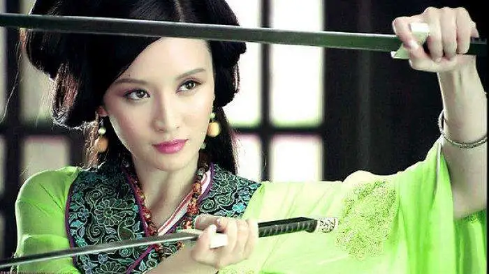 又一对恩爱夫妻被扒!带女儿出道,半个娱乐圈都得听她的?!