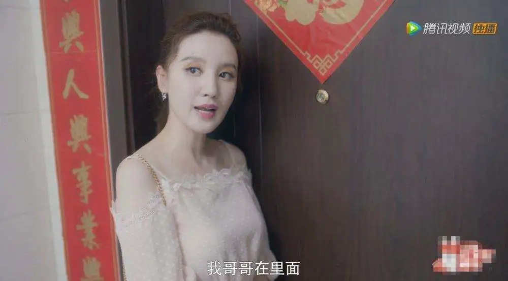 又一对恩爱夫妻被扒!带女儿出道,半个娱乐圈都得听她的?!
