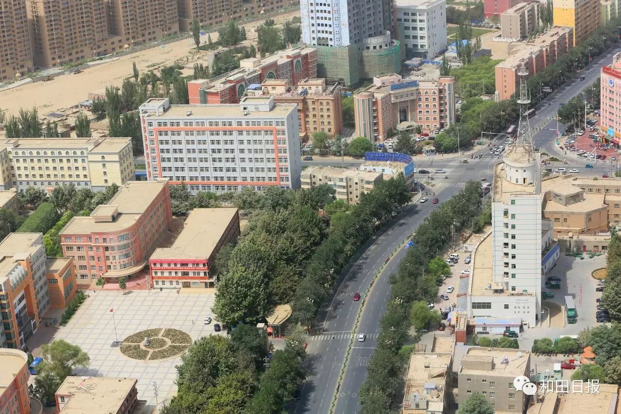 大概在2003年的时候,我用了一周时间,每天行走在和田市的大街小巷,以"