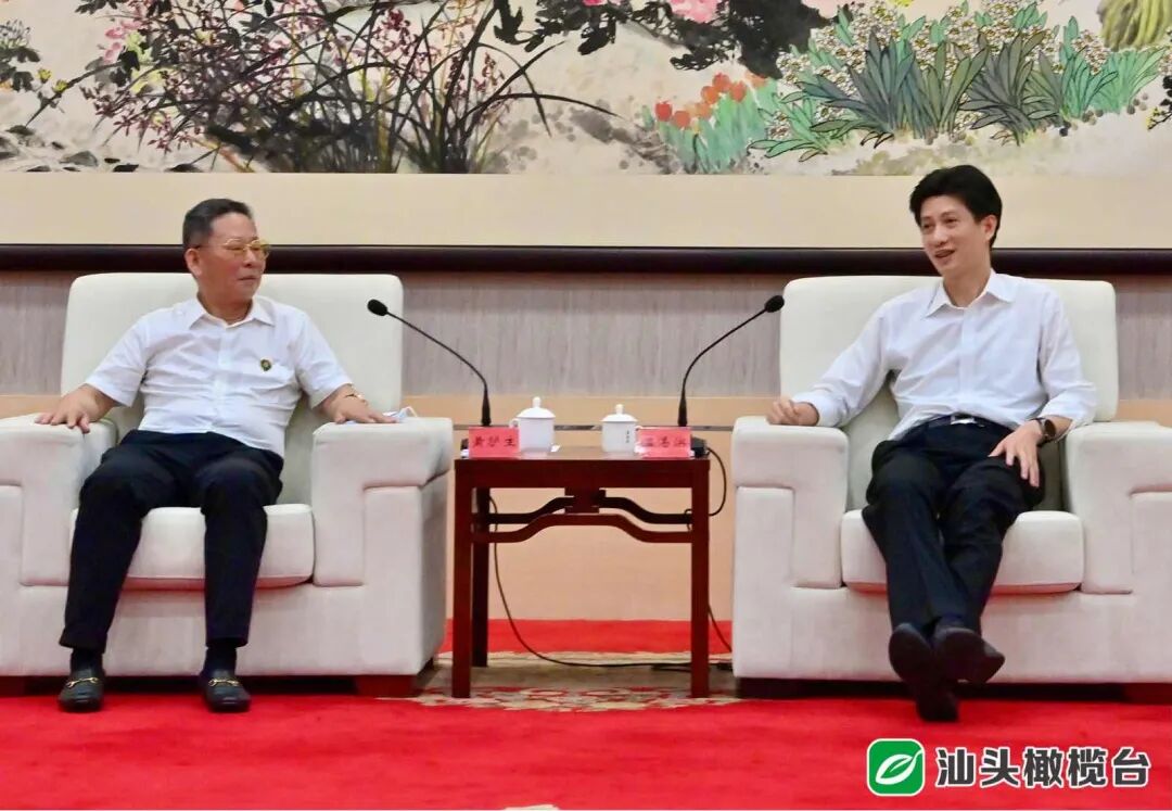 温湛滨代表汕头市委,市政府对访问团的到来表示欢迎,对佛山市潮汕商会