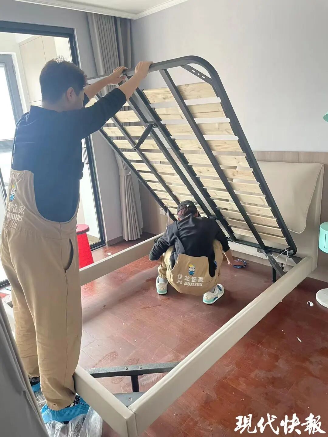 做家政、当职业伴娘，00后“捞小钱钱”不走寻常路