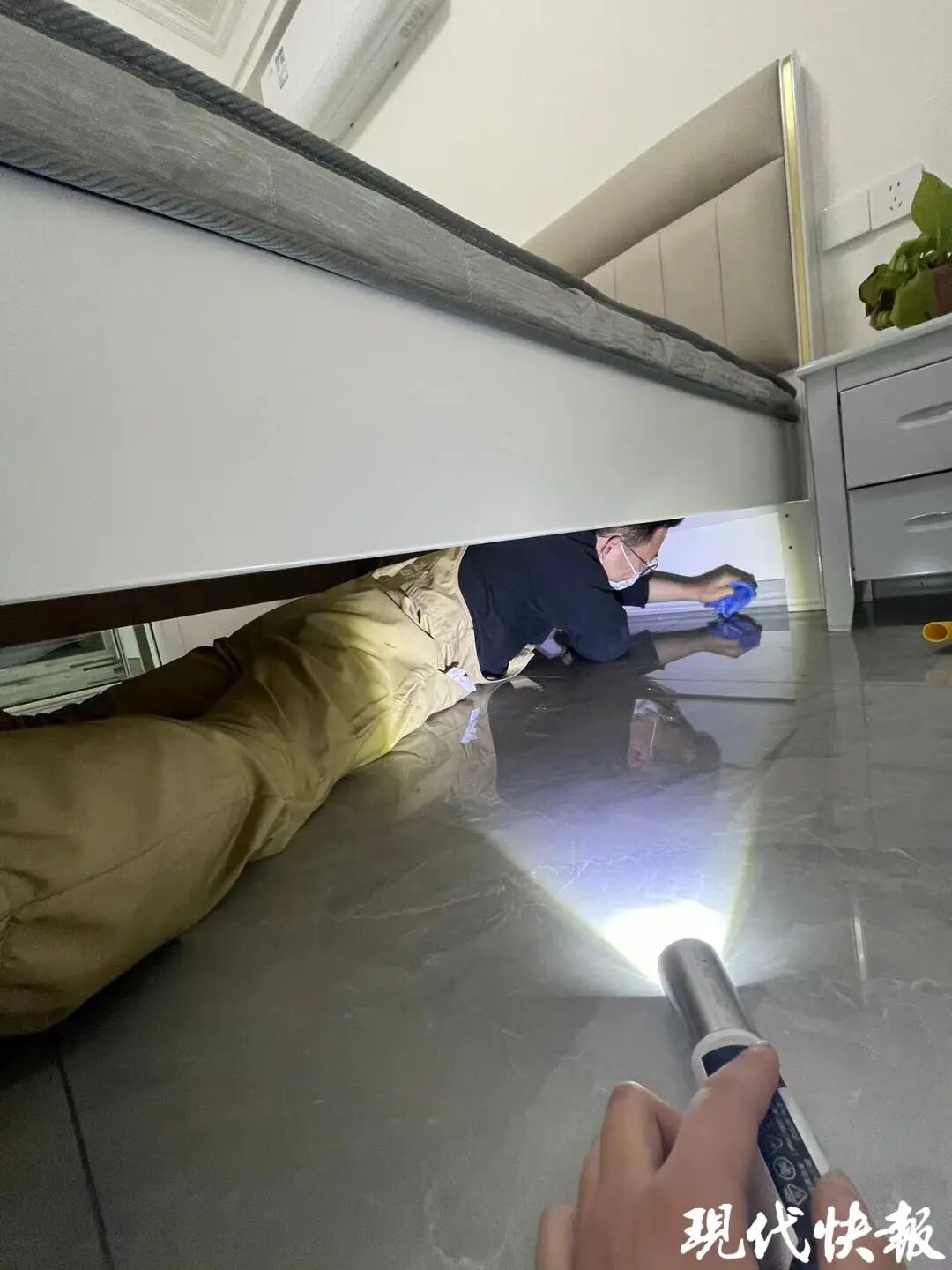 做家政、当职业伴娘，00后“捞小钱钱”不走寻常路