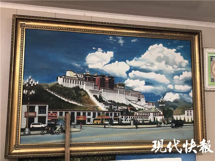南京城南摆摊卖煎饼的“画家”：一手烟火，一手画笔