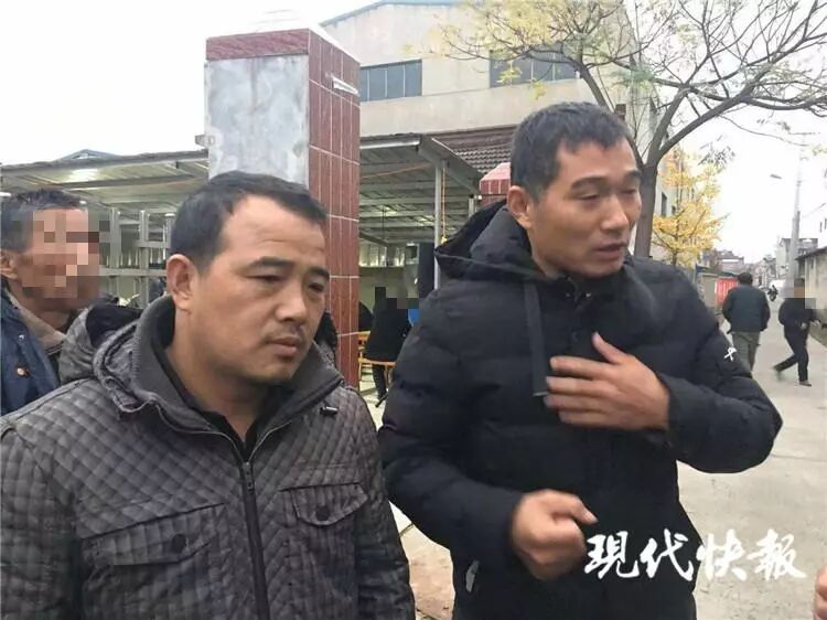兄弟俩下湖捕鱼被困 救上岸时浑身淤泥已双双身亡