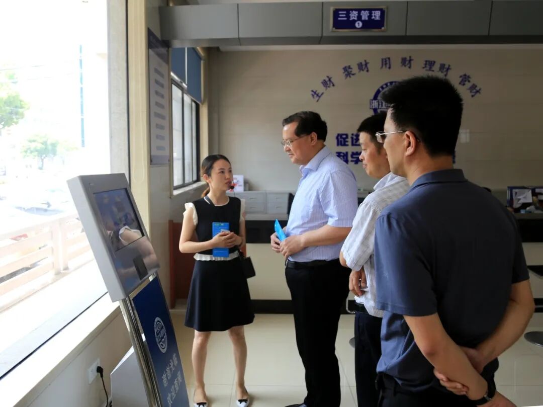 驻省财政厅纪检监察组徐首红紧盯工作特点规律精准发力提升监督执纪