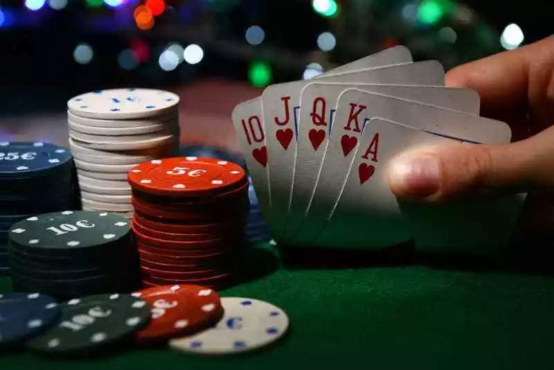 5个你没察觉到的诈唬错误，正在偷偷减掉你的筹码 | 德州扑克策略(图3)