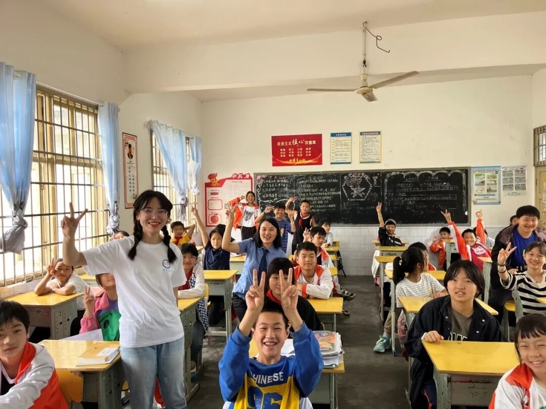 湘西检察启明工作室宣讲团走进寨阳小学