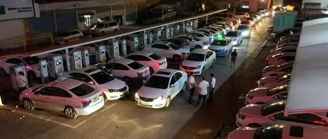 一桩难求，电动汽车出行咋这么难
