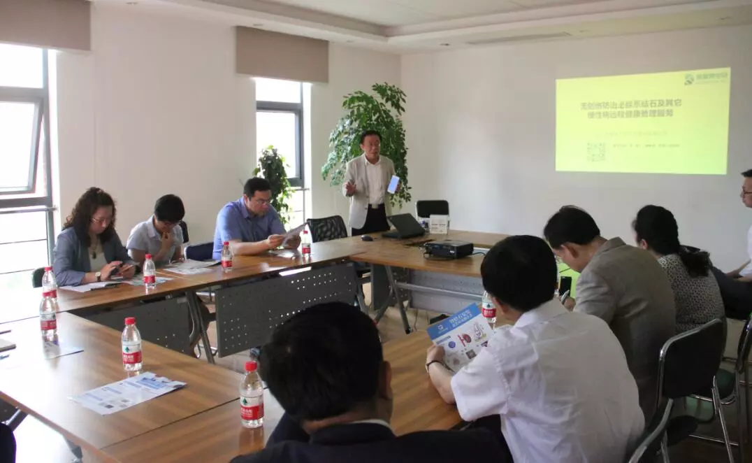 长春市政协港澳台侨和外事委员会主任张东威一行参观考察康复得生物 长春市政协港澳台侨和外事委员会主任张东威一行参观考察康复得生物