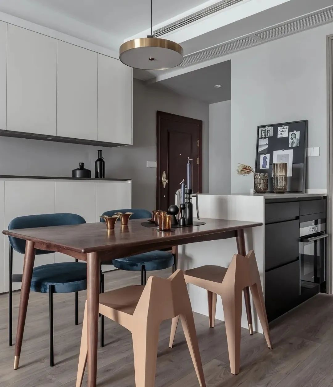 她家87㎡小户型，明明装修很简单，却有着藏不住的质感，氛围太好了