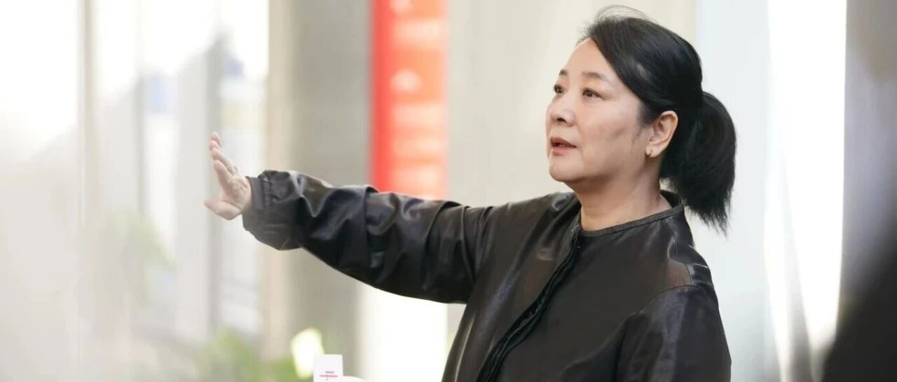 57岁陈小艺现身,只为了做好这一件事