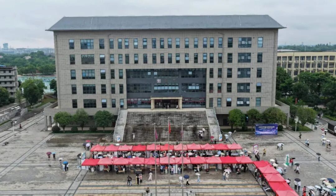 创客集市暨双创游园会火热开市