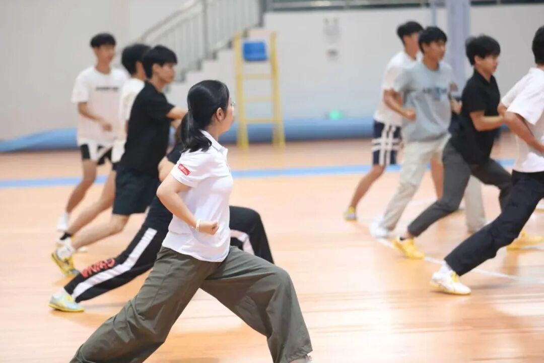 我校举办青年体育教师课堂教学竞赛