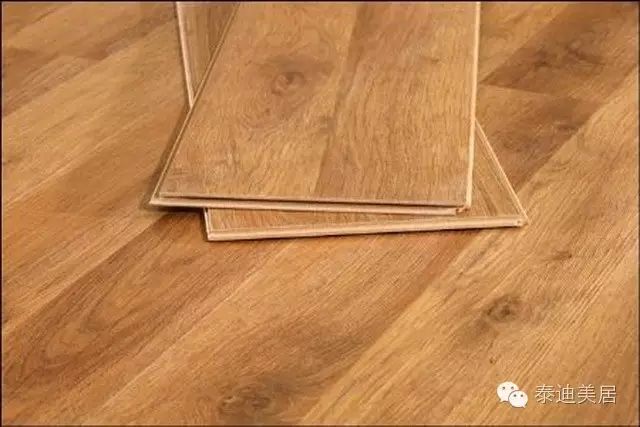 多层实木复合木地板价格|强化地板和实木复合地板,你知道该怎么挑吗？