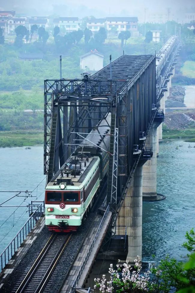 中国铁路几个之最和发展历程简介的图7
