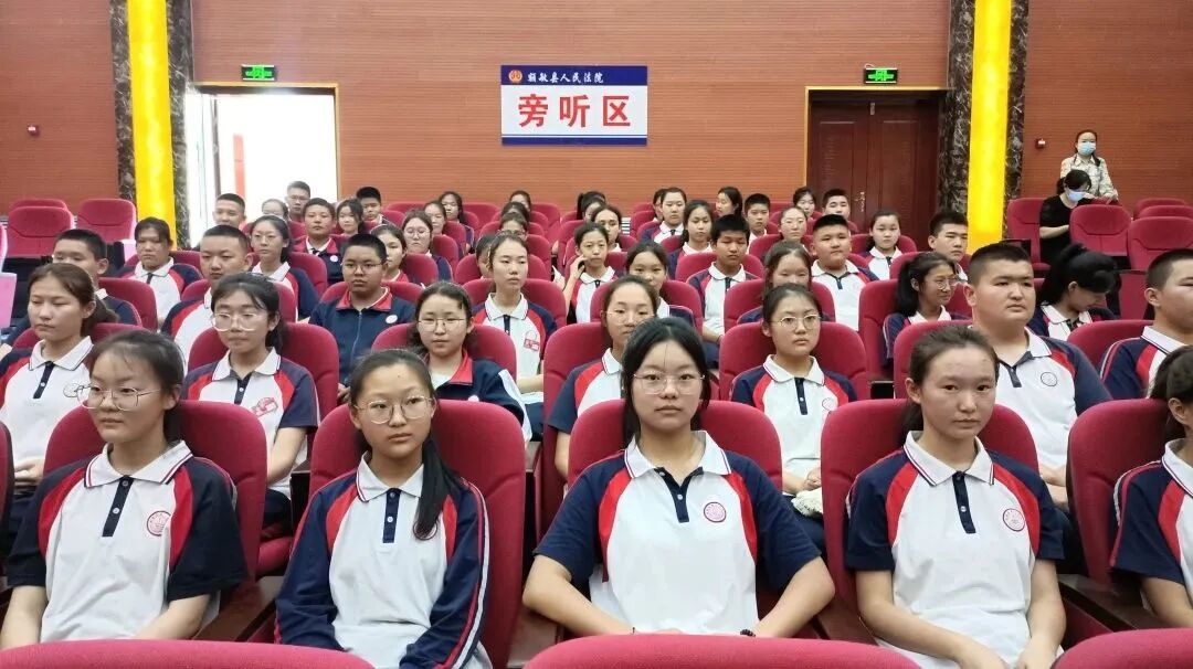 普法面对面学法零距离额敏县第三中学学生庭审现场学法