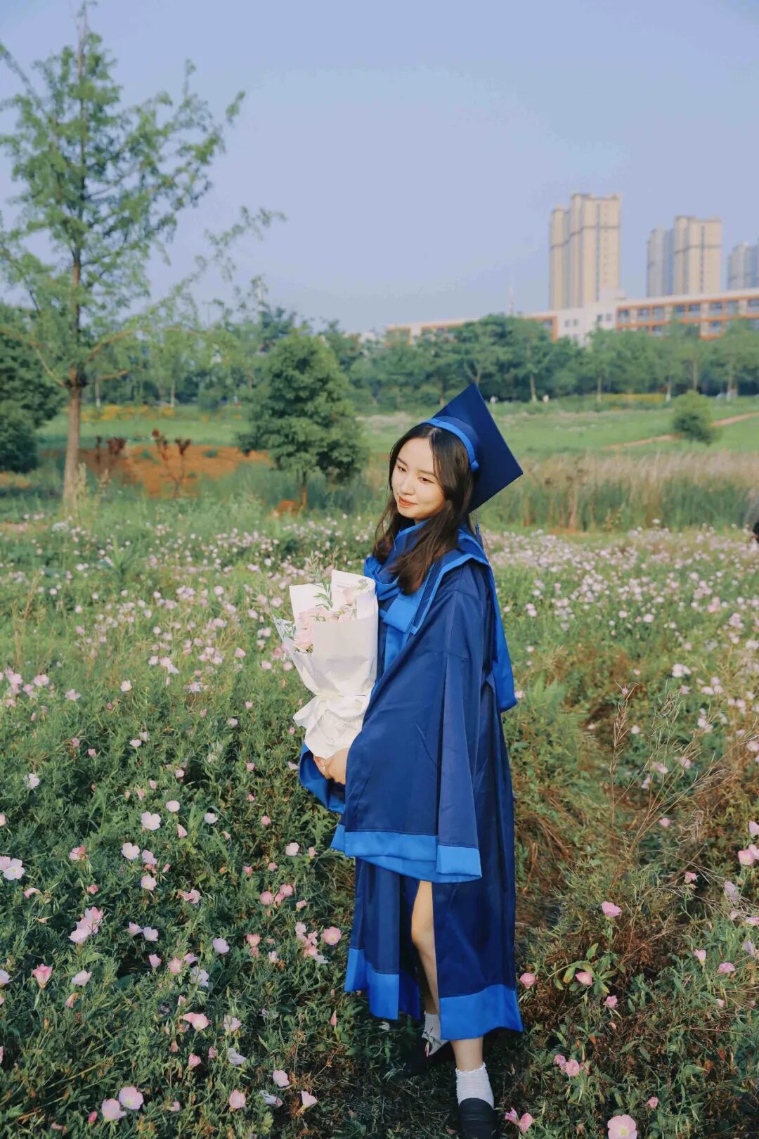 仪式感拉满！2023届毕业生身穿湖美专属学位服参加毕业典礼