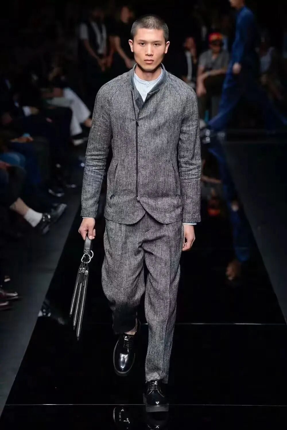 服装表演与设计专业学生杨绍参加emporio armani menswear ss2020 mila