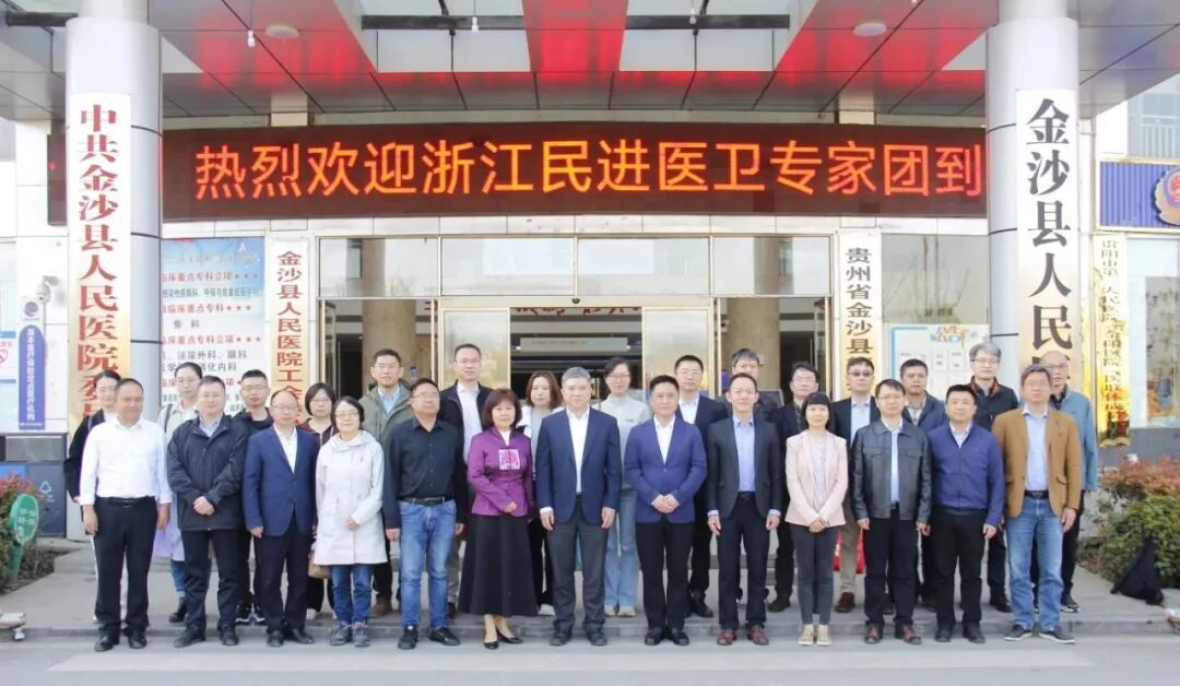 张大宏在讲话中说,要充分依托指导医院,名医工作室和老师帮带三大载体