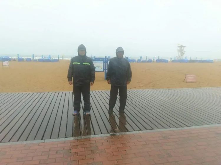 雨下了一天兩夜! 青島發布暴雨黃色預警,海水浴場、棧橋等景區關閉 旅遊 第10張