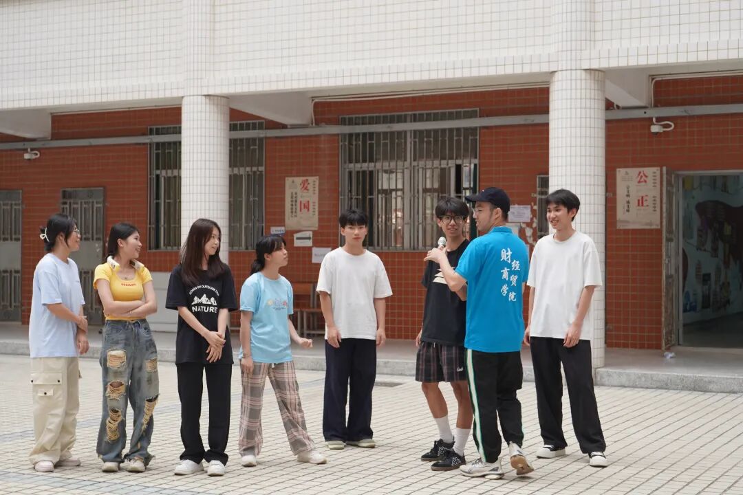 财经商贸学院“携手同行，飞扬青春” 心理素质拓展活动 (图2).JPG