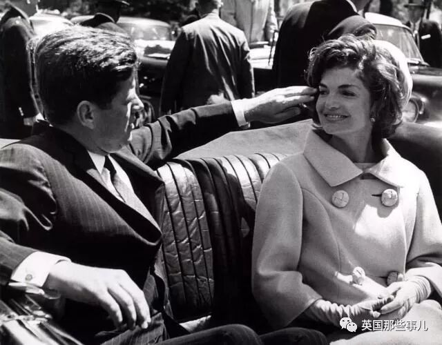 刘耀文的狗土豆照片_土豆照片_一个土豆照片