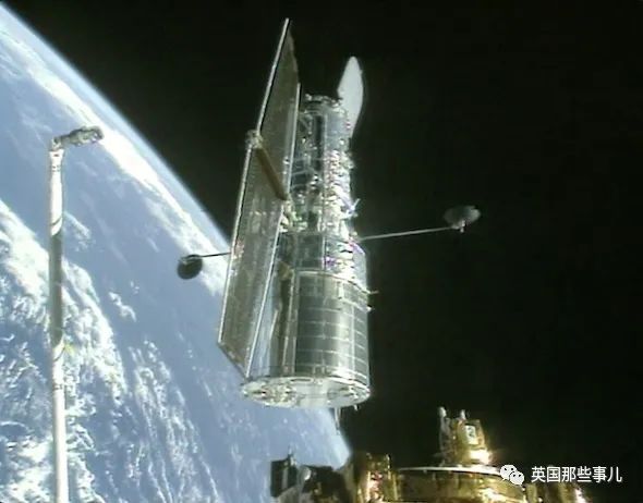25年花掉100亿美元！这面黄金大镜终于顺利升空！宇宙终极奥秘，我们来了！