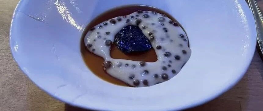 博主吐槽最糟米其林，200欧27道奇葩菜，还要从主厨“嘴”里舔着吃？？