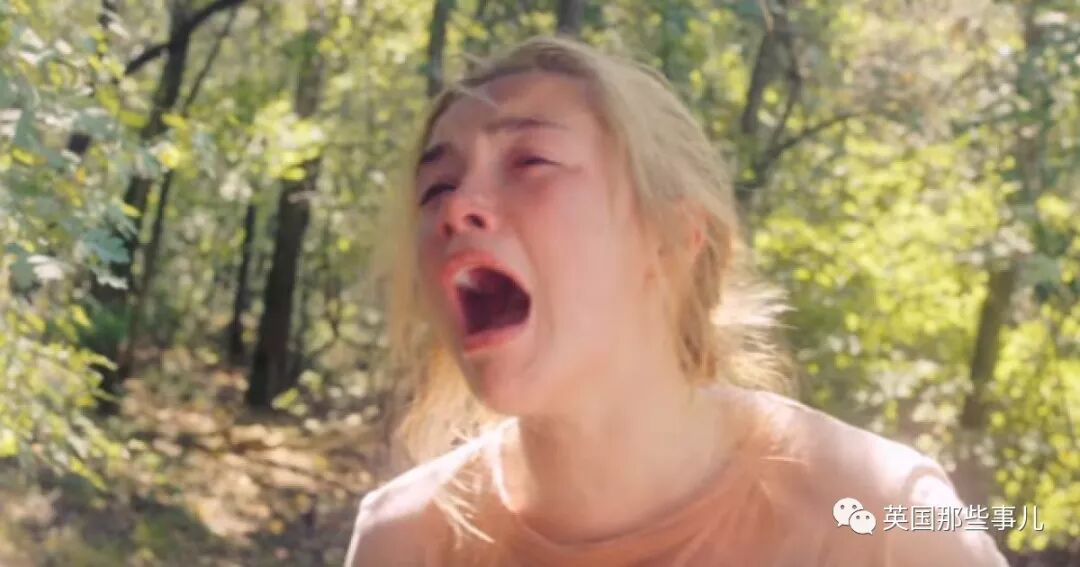 黑寡妇是谁扮演的_文章在黑狐扮演_女主是寡妇男主是屠夫