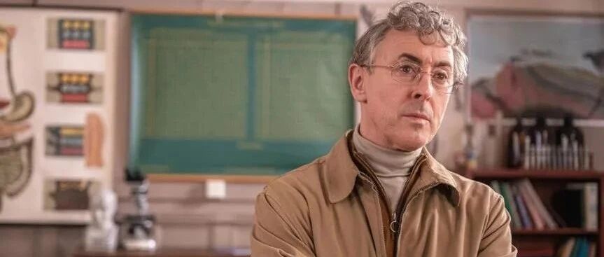 30岁退学差生决定冒充17岁重读高中去高考，终于实现梦想，备受欢迎！然而....