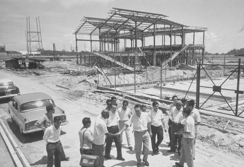 新加坡华人早报网_新加坡为什么全是华人_新加坡+华人+马来