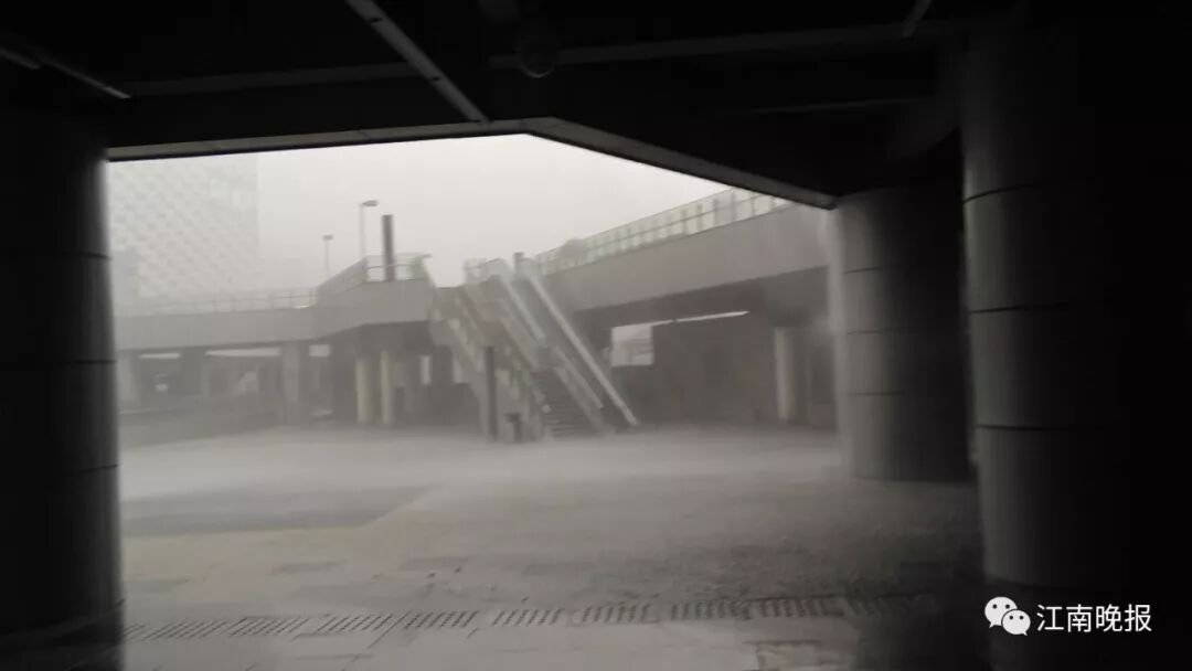 雷暴黄色预警！无锡市区已经狂风暴雨