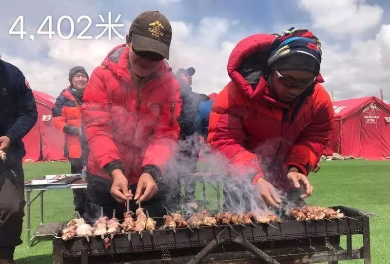 无锡“蓝玫瑰”绽放雪峰之顶 她的“蓝朋友”也很棒