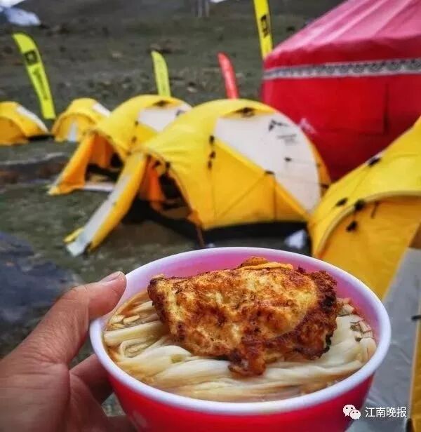 无锡“蓝玫瑰”绽放雪峰之顶 她的“蓝朋友”也很棒