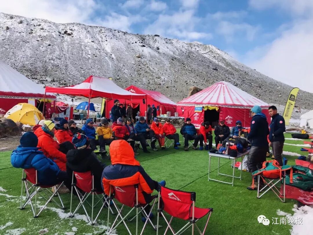 无锡“蓝玫瑰”绽放雪峰之顶 她的“蓝朋友”也很棒