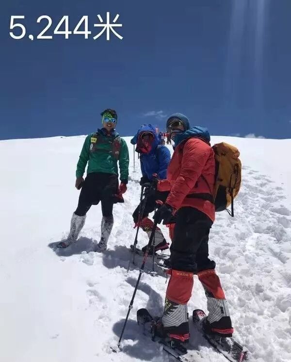 无锡“蓝玫瑰”绽放雪峰之顶 她的“蓝朋友”也很棒