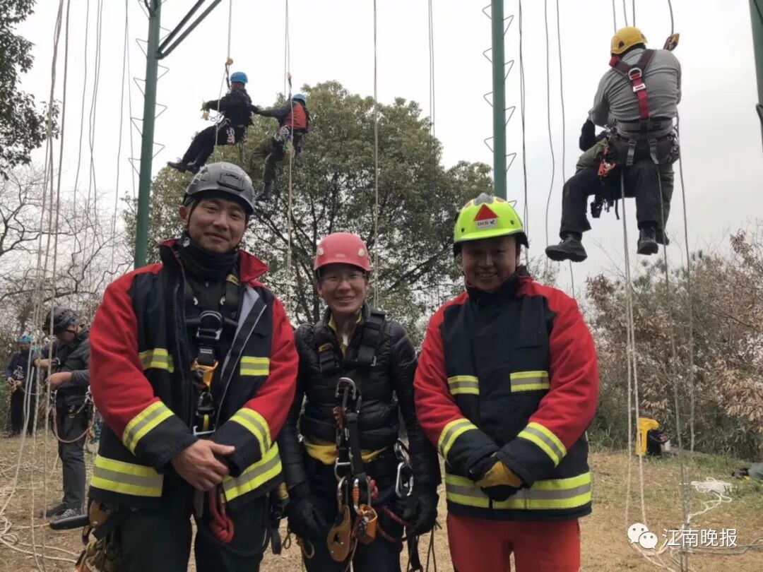 无锡“蓝玫瑰”绽放雪峰之顶 她的“蓝朋友”也很棒