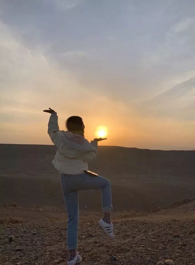 新疆几点钟天亮_新疆几点天黑几点天亮_新疆几点天亮