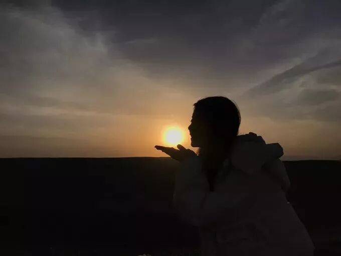 新疆几点天亮_新疆几点钟天亮_新疆几点天黑几点天亮