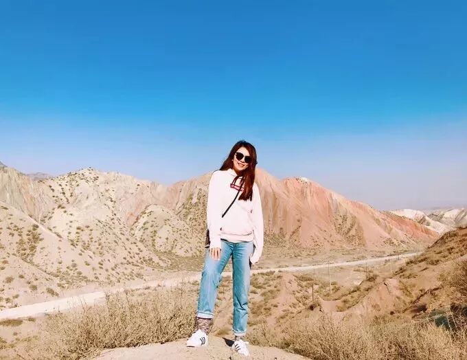 新疆几点天亮 北京女孩千里飞新疆，只为来一场乌鲁木齐周末游