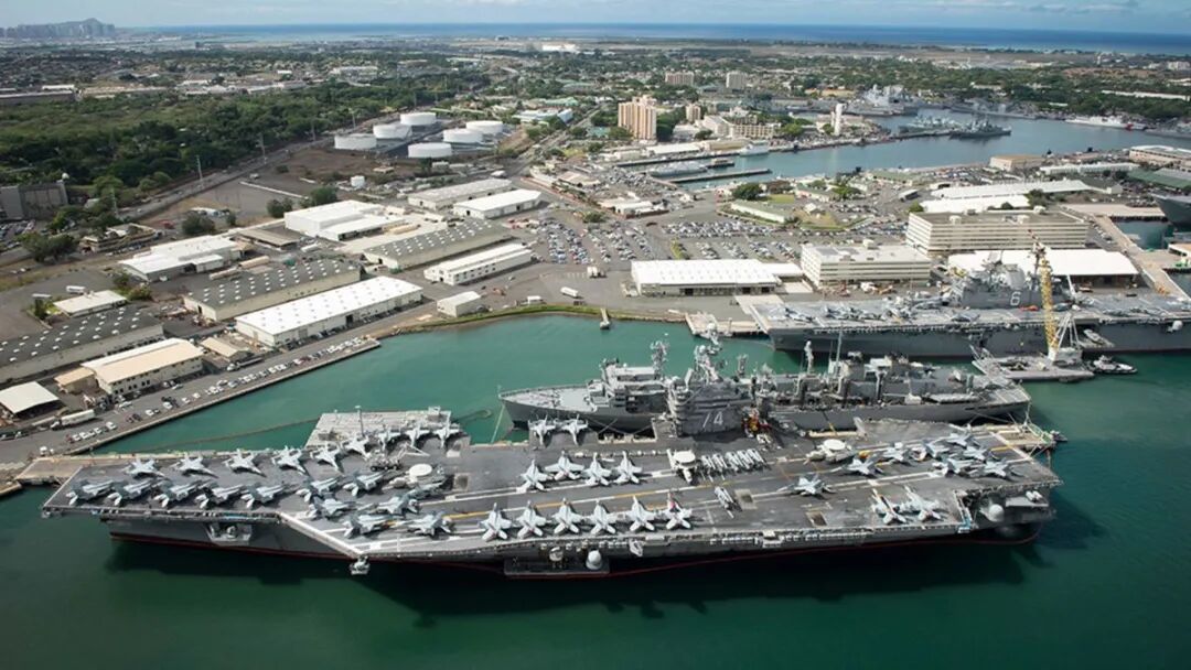 我们就可以用df-27还击,在短短几十分钟内摧毁关岛和夏威夷美军基地