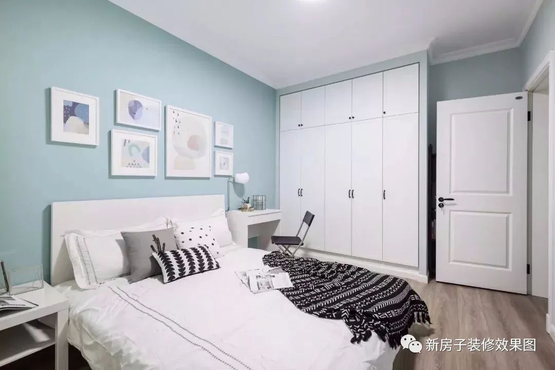 110㎡現代簡約浪漫三房室，清新藍色牆面搭配白色定制收納櫃太讚了 家居 第19張