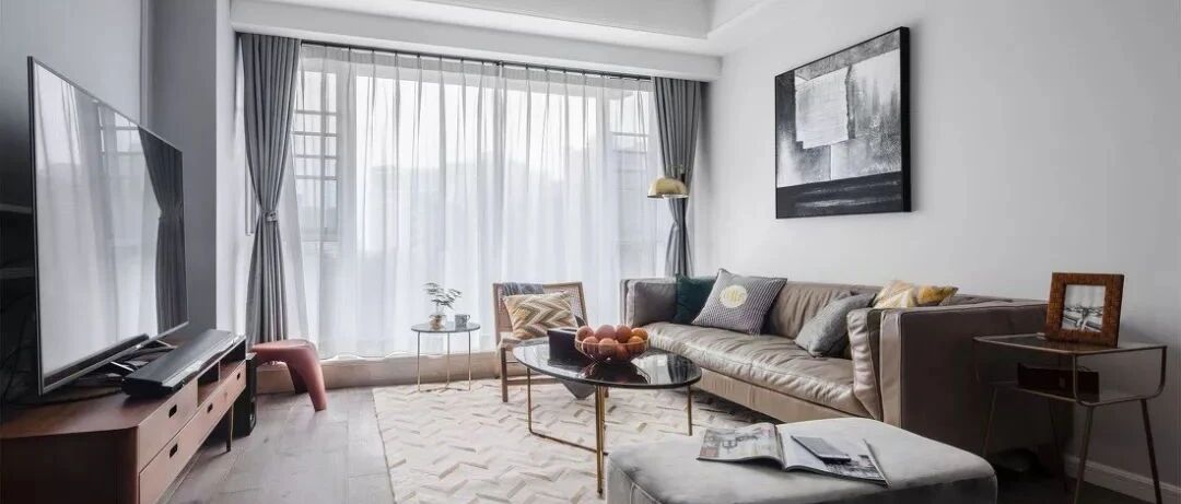 128㎡简约北欧三居室，大白墙配装饰画，卧室配飘窗太宜居美好了