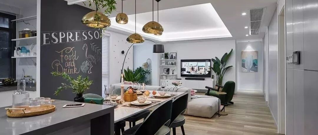 103㎡现代简约三居室，开放式客餐厅、厨房、阳台太漂亮宽敞了