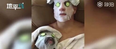 哈哈！铲屎官与萌宠的日常神同步，太逗了！