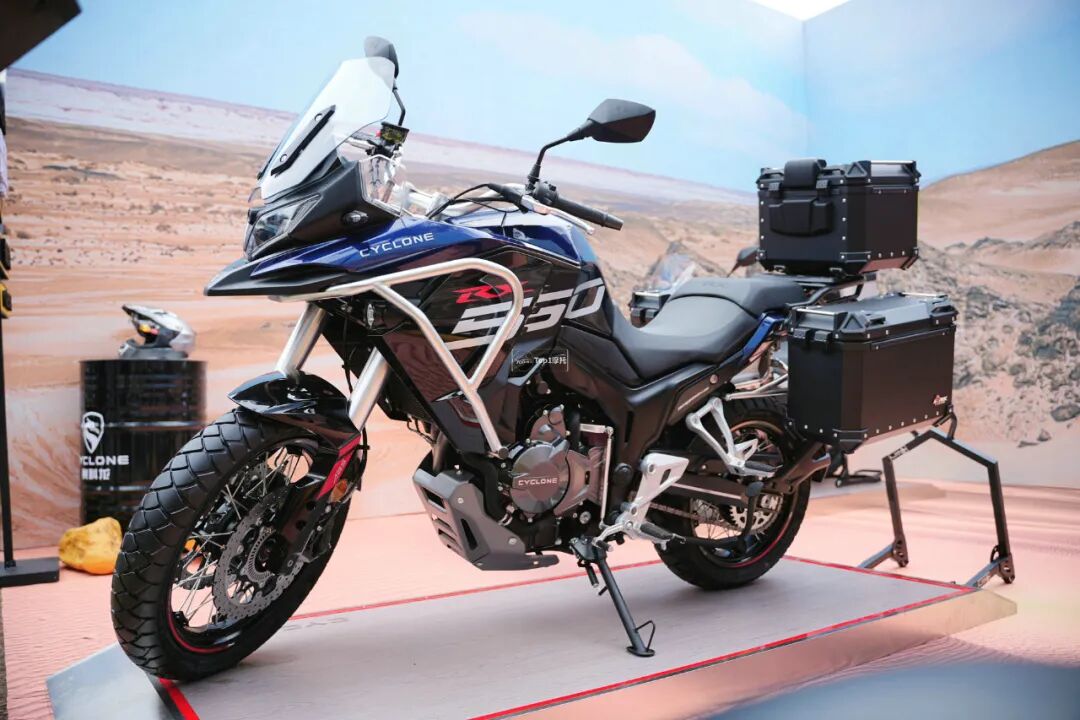 国产首款550cc双缸休旅车型,赛科龙rx560重庆亮相-爱卡汽车爱咖号