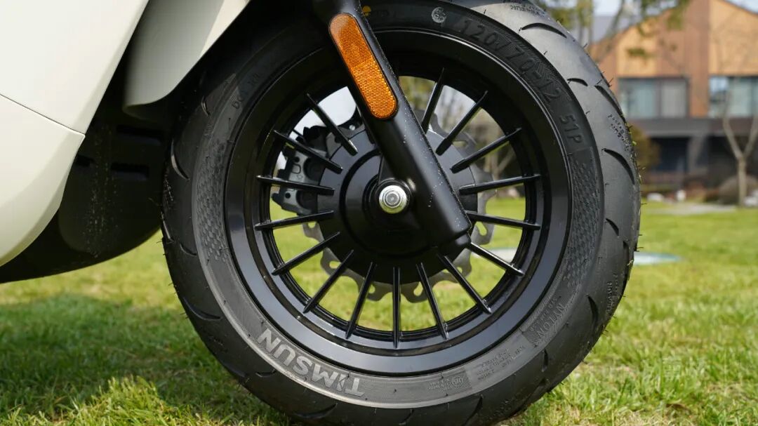 royalalloygt150上市售价14980元起标配手把座椅加热