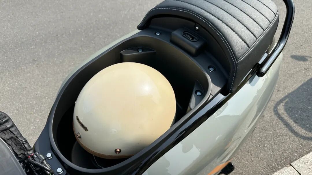 royalalloygt150上市售价14980元起标配手把座椅加热