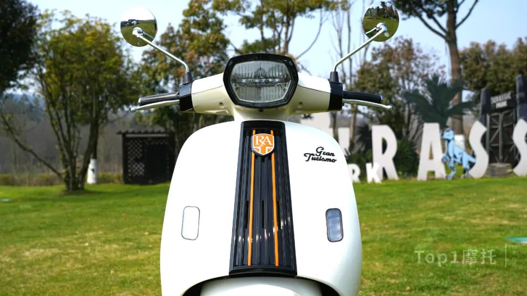 royalalloygt150上市售价14980元起标配手把座椅加热