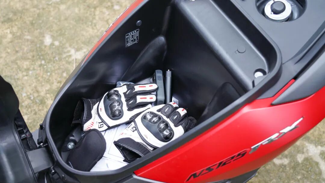 年轻,运动还实用,新大本田ns125rx海南深度试驾体验